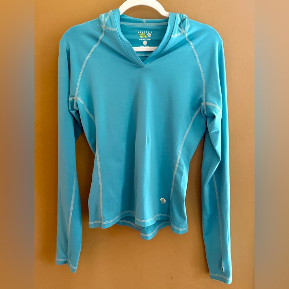 Mountain Hardware Buttery Top Base Layer with Hood and Thumb Holes Teal Climbing